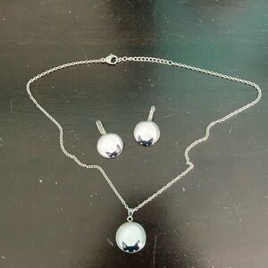 18 inch Black Cat Pendant with hinged pierced Earrings